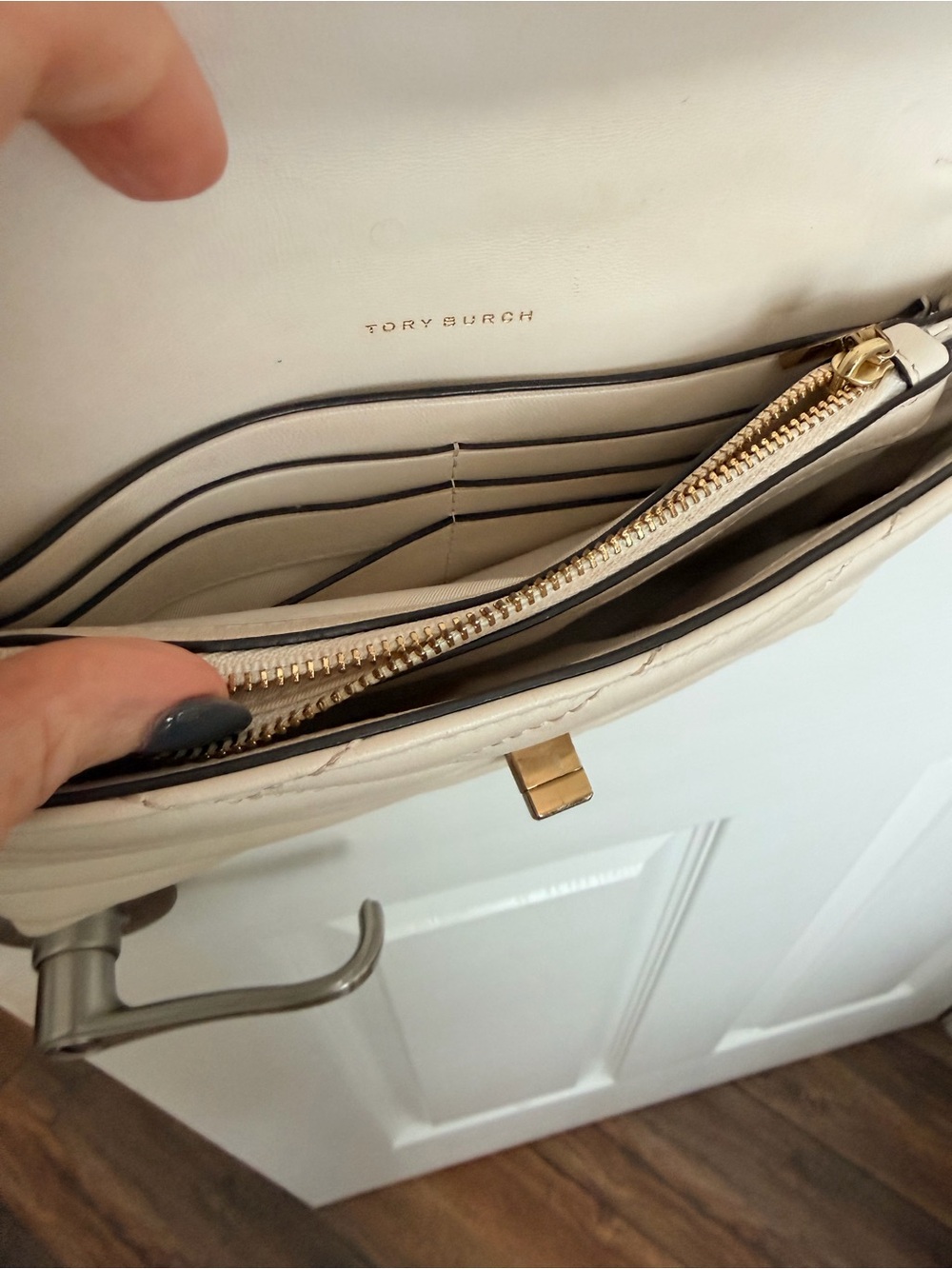 Tory Burch double T Chevron Quilted Kira chain Bag โ Cream with Gold Hardware - Picture 11 of 15